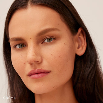 Crème: Sheer, light to medium complexions