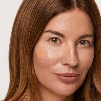 Almond: Para tez clara a media.