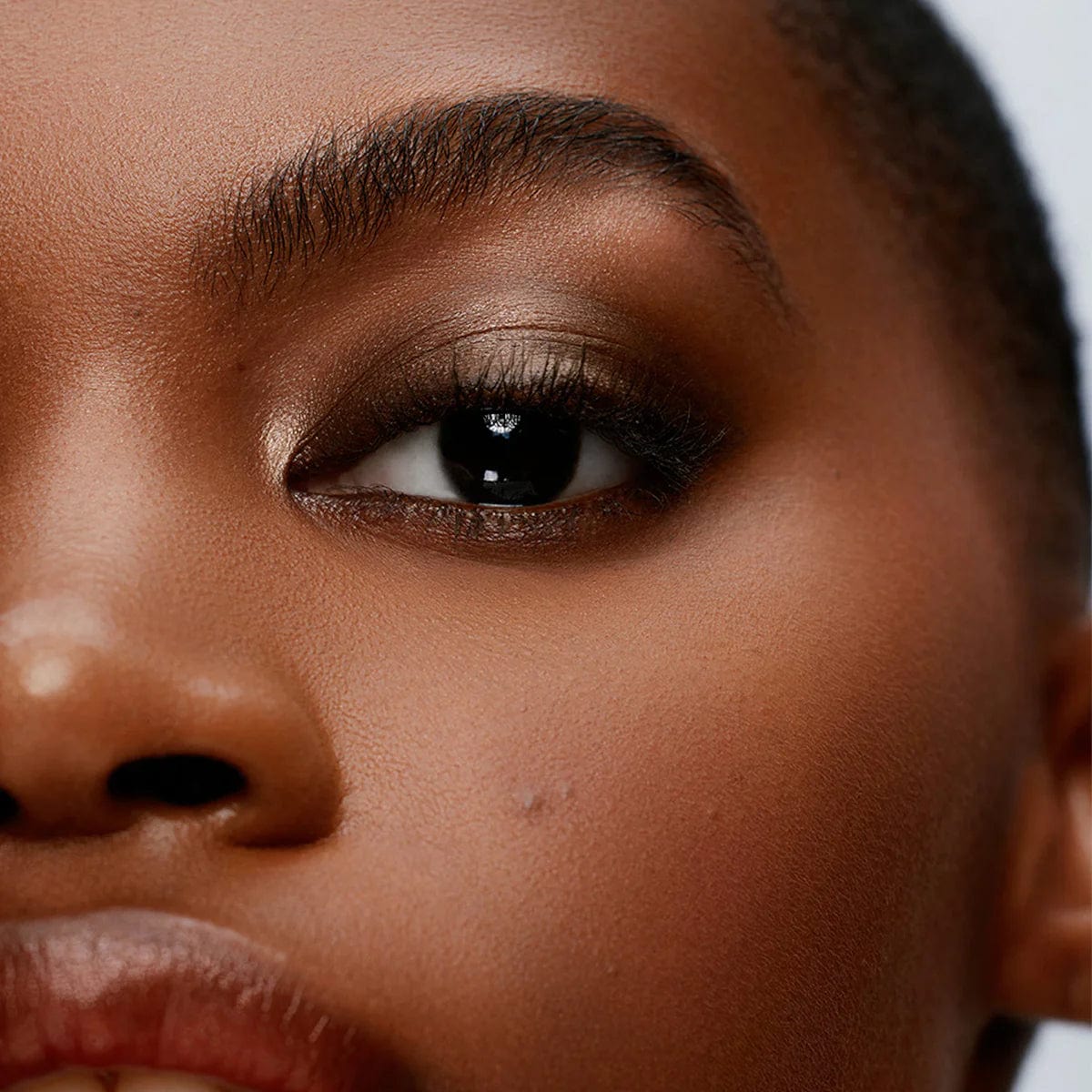 Smoky Eye Baton
